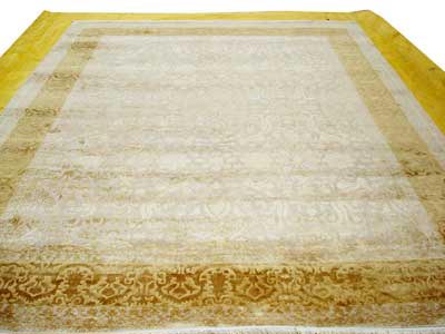 Hand Knotted Wool & Silk Carpet -01