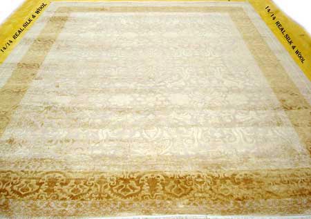 Hand Knotted Wool & Silk Carpet -04