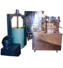 Semi Automatic Liquid Filling Machine