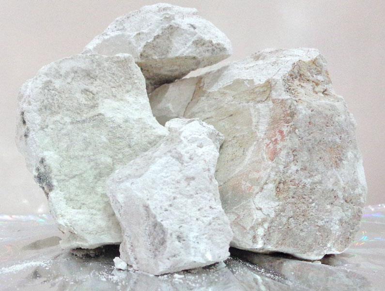 WHITE DOLOMITE LUMPS