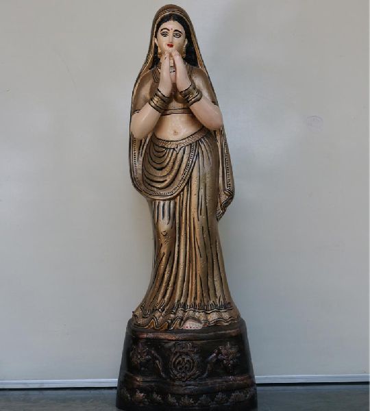INDU Decorative lady welcome statue, Size in Feet : 910 MM