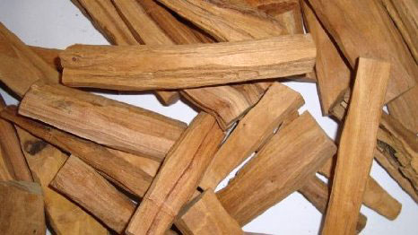 Sandalwood chips, for Clinics, Home, Hospitals, Industries, Feature : Durable, Eco Friendly, Freshness Preservation