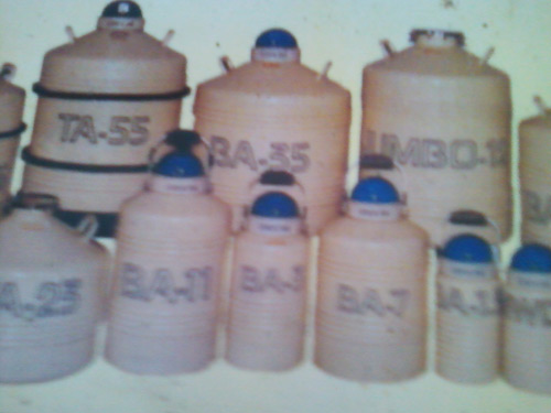 Round Plastic Liquid Nitrogen Gas Can, for Pharma Packings, Feature : Rust Proof