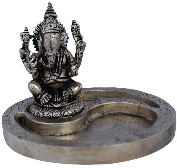 Exporter from Aligarh made home decorative metal figure