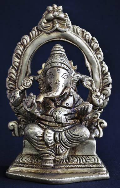 Sculpture Statue of Hindu God Ganesha Ganapati Vinayaka Pillaiyare Seated On Royal Throne