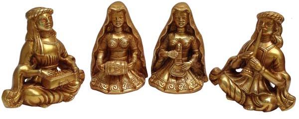 Traditional Indian Lady sitting sculpture made in brass metal for decoration