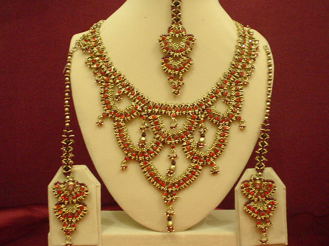 CNK - 140B Gold Plated Indian Jewellery Necklace Set