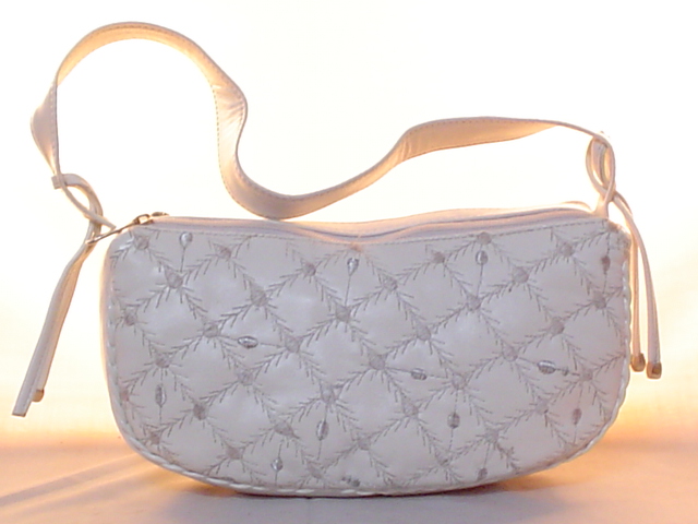 HB 111 shoulder strap purse