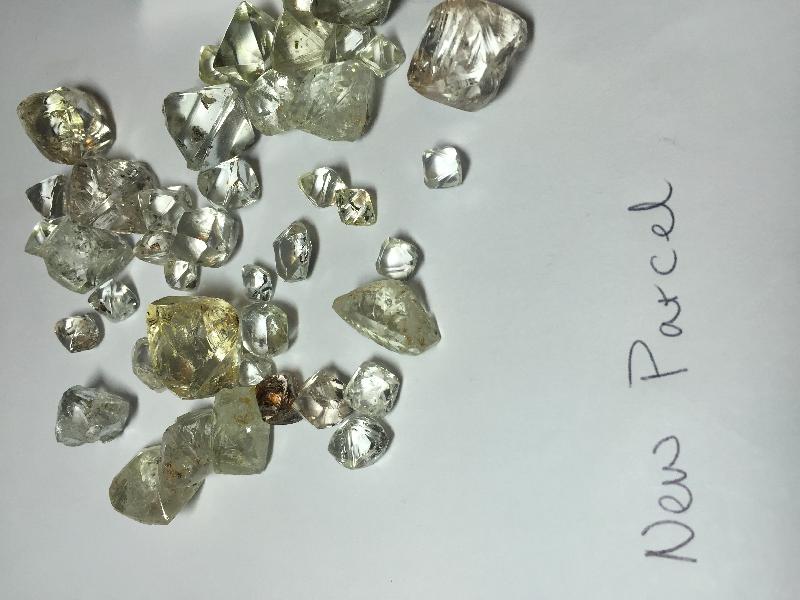 loose rough diamonds