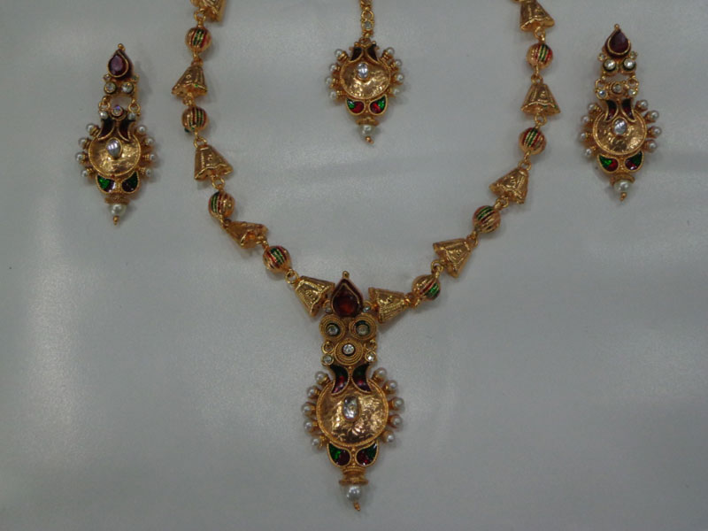 Antique Necklace Set