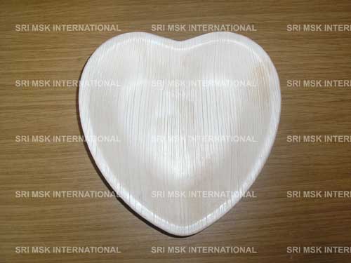 Areca Leaf Heart Shape Plates 01