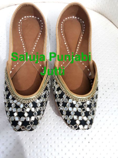 punjabi shoes for girls