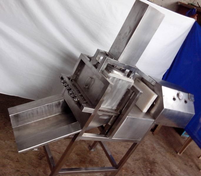 Pneumetic Pannier Cube Cutting Machine