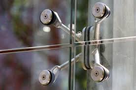 Bolted glazing