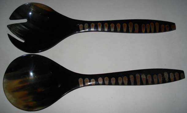 Horn salad spoon