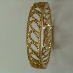 Diamond Studded Gold Bangles 003