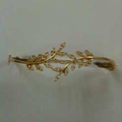 Diamond Studded Gold Bracelet 002