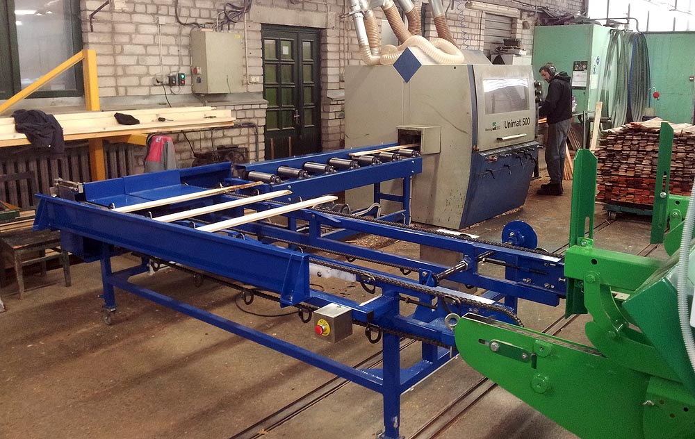 Black Metal Conveyor