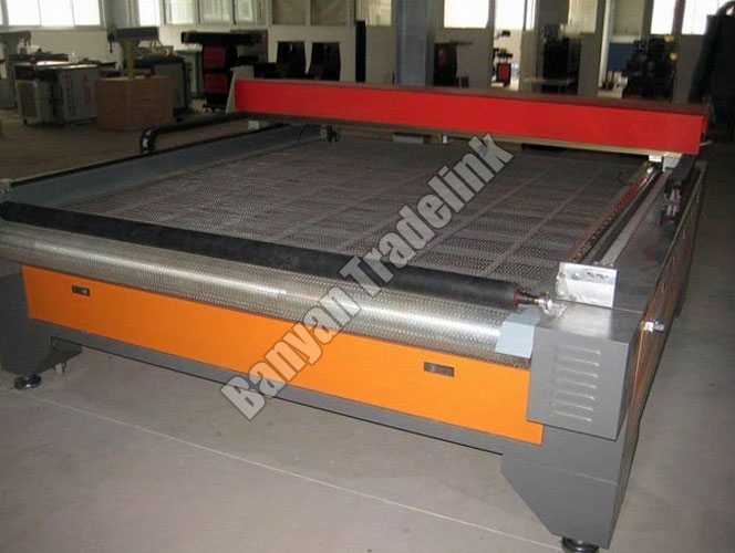 Semi Laser Cloth Cutting Machine