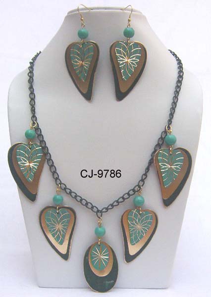 Glass Beads Brass Necklace Set (CJ-9786), Gender : Women