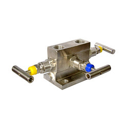 Three valve manifold