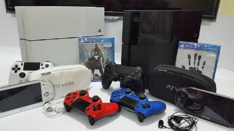 Sony PS4 console