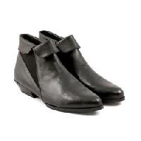 Ladies Leather Footwear