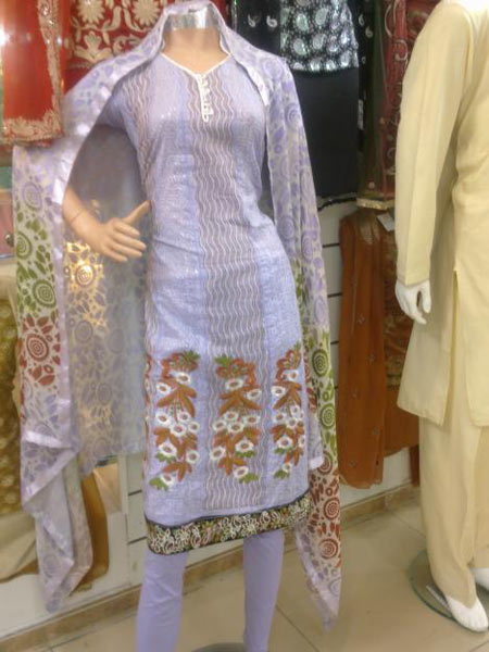 Pakistani Lawn Suit 04