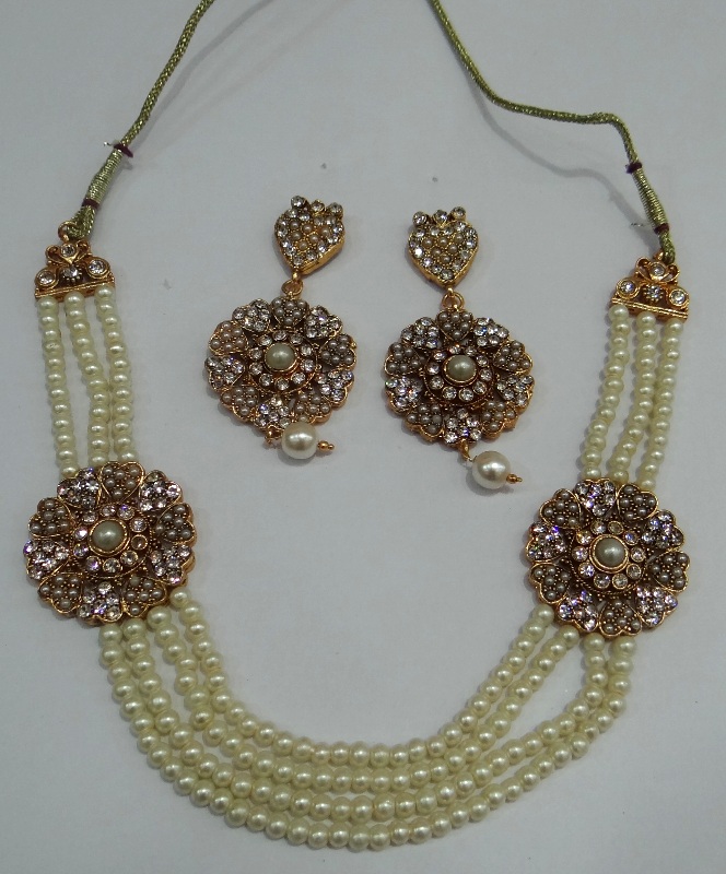 Casper Pearl Necklace Set