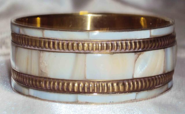 Mother of Pearl Bangle-04
