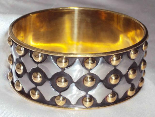 Stud Bangle-03