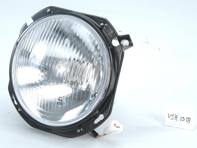 Round Polished Glass Tata Ace Headlight Assembly, for Automotive, Feature : Fine Finishing, Shiny Look