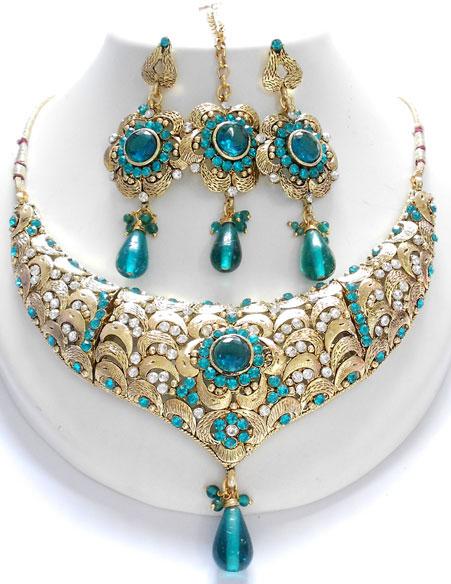 New Fancy Necklace Set 563