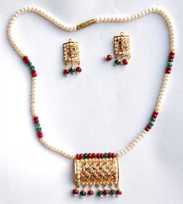 Stone Studded Pendant Set (With Mala)