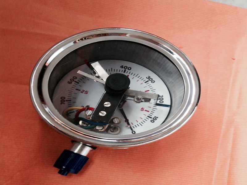 Electrical Contact Type Pressure Gauge, Certification : ISI Certified