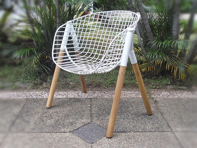 ANDRIAN SYNTHETIC ARM CHAIR