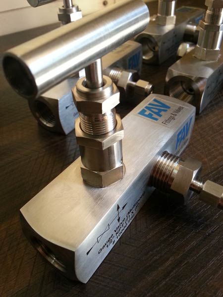 Stainless Steel Multiport Guage Needle Valves