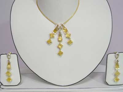 Diamond Studded Gold Pendant Sets