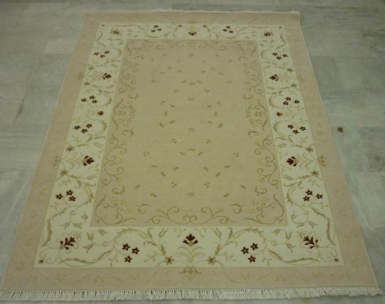 Indian Hand Knotted Woollen Carpet