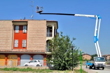 Double Articulated Aerial Platform