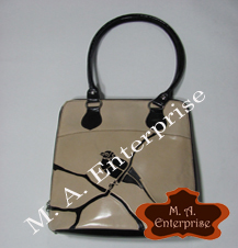 Polished Ladies Leather Handbags, for Formal Wear, Size : Multisize