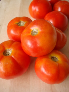 Fresh Tomatoes, Color : cherry red, Half green