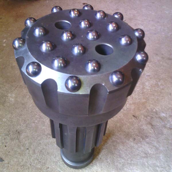 DTH drilling bit