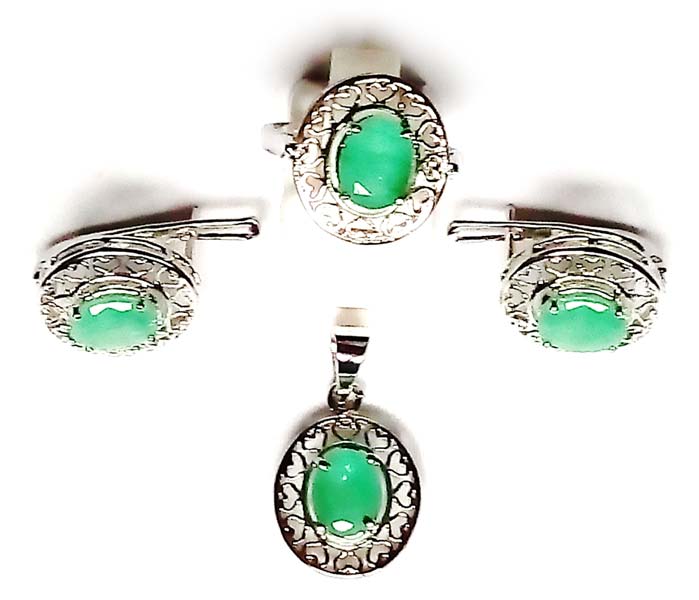 Silver Pendant set with Precious stone Emerald