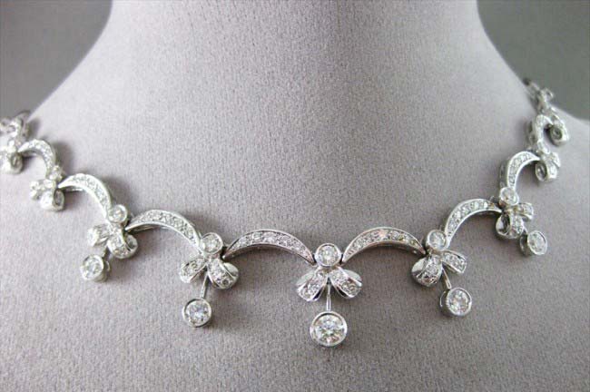 Diamond Gold Necklace (CWDGN001), Occasion : Engagement, Party, Wedding