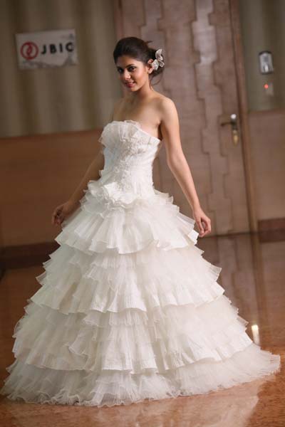 Strapless Tafetta Organza Designer Wedding Ball Gown