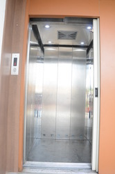 Semi Automatic Passenger Lift, Feature : Best Quality, Digital Operated, High Loadiing Capacity, Rust Proof Body