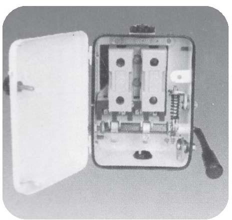 Automatic Cermaic Brite Switch Fuse Unit, for Commercial, Indistrial, Feature : Auto Controller