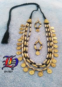 Metal & Artificial Necklaces