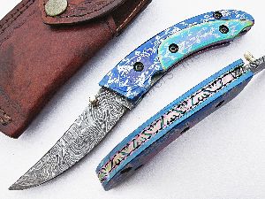 Folding 14 Custom Made Damascus Steel Hunting Folding Pocket Knife